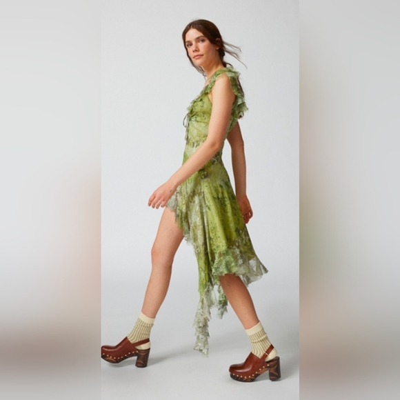 UO Hyacinth Green Ruffled Lace Spliced Midi Dress - Picture 5 of 16